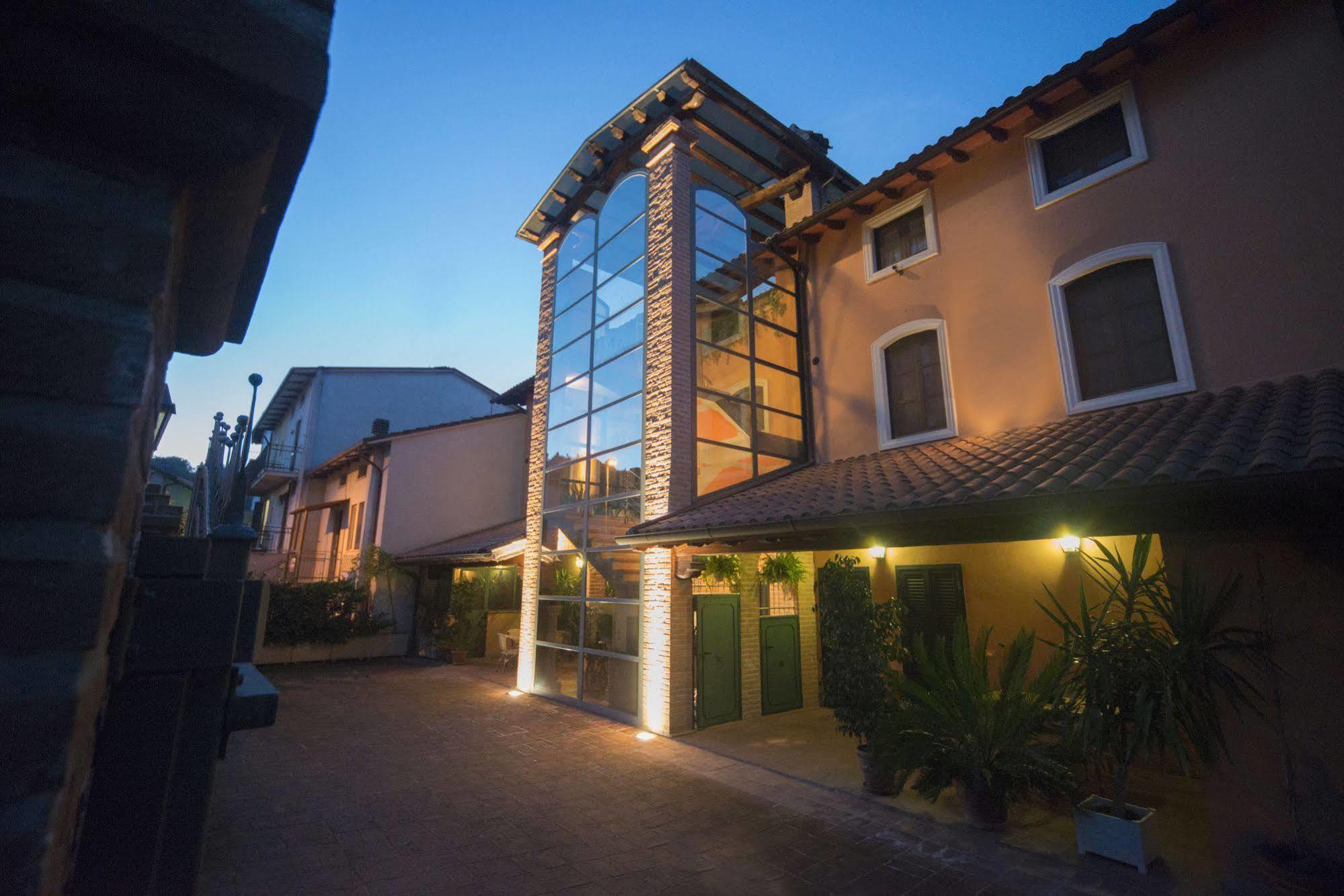 Residenze L'Uncinaia Holiday House 페루자 외부 사진